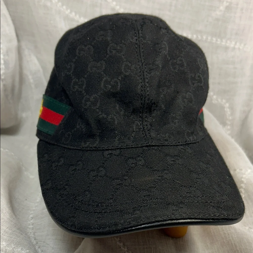Gucci Authentic canvas leather double lined Baseball cap with bee embroidery